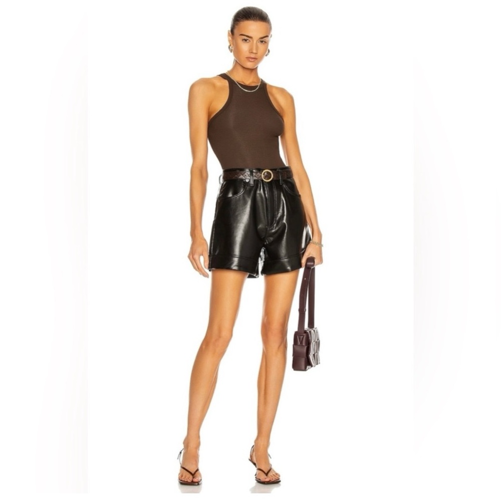 AGOLDE- RECYCLED LEATHER ANGLED
HEM SHORT